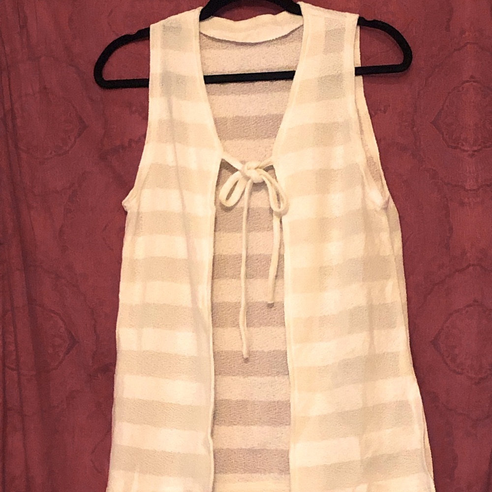 Elegant Vest in 3 Colours - Beige NEW